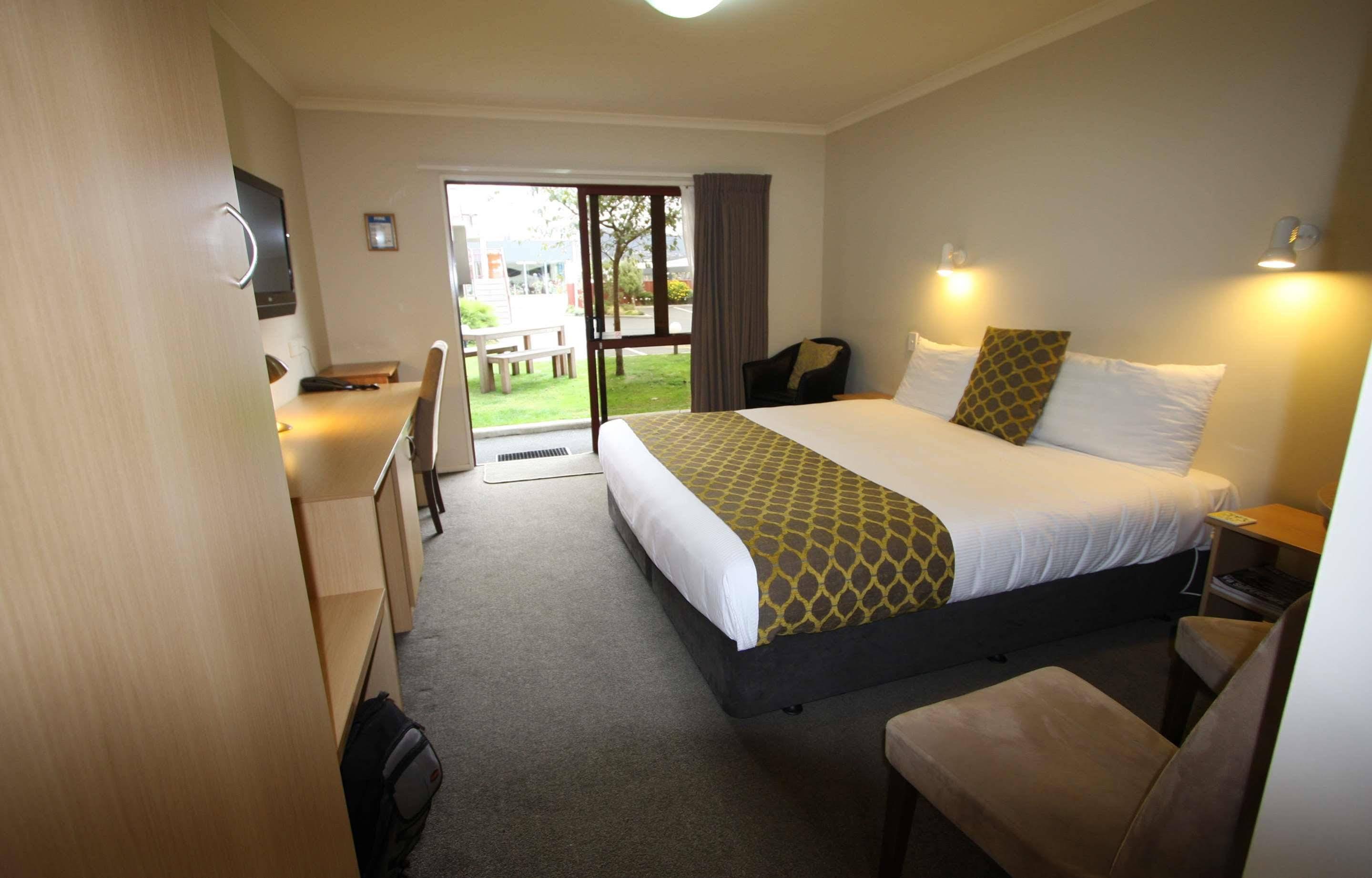 555 Motel Dunedin Extérieur photo