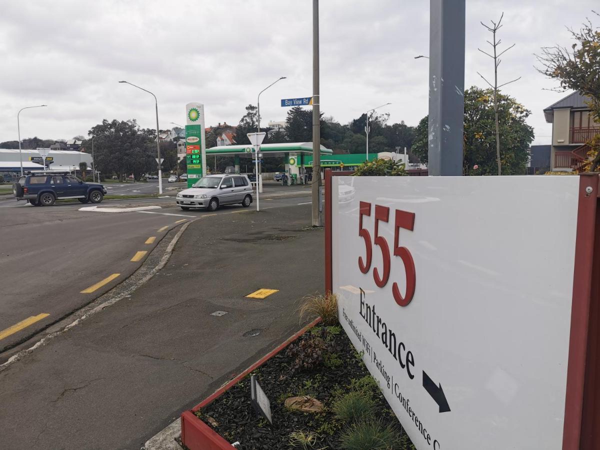 555 Motel Dunedin Extérieur photo