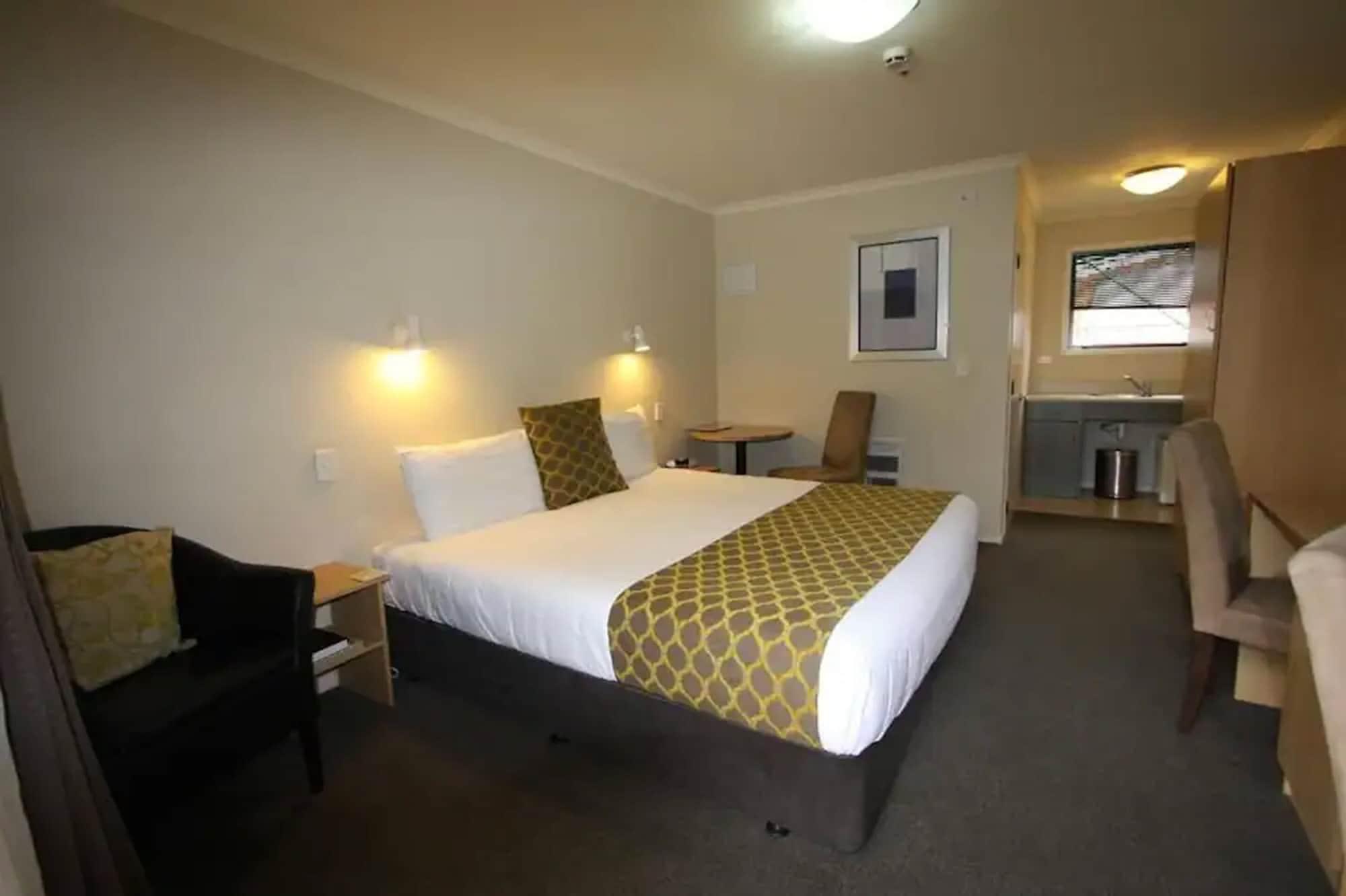 555 Motel Dunedin Extérieur photo