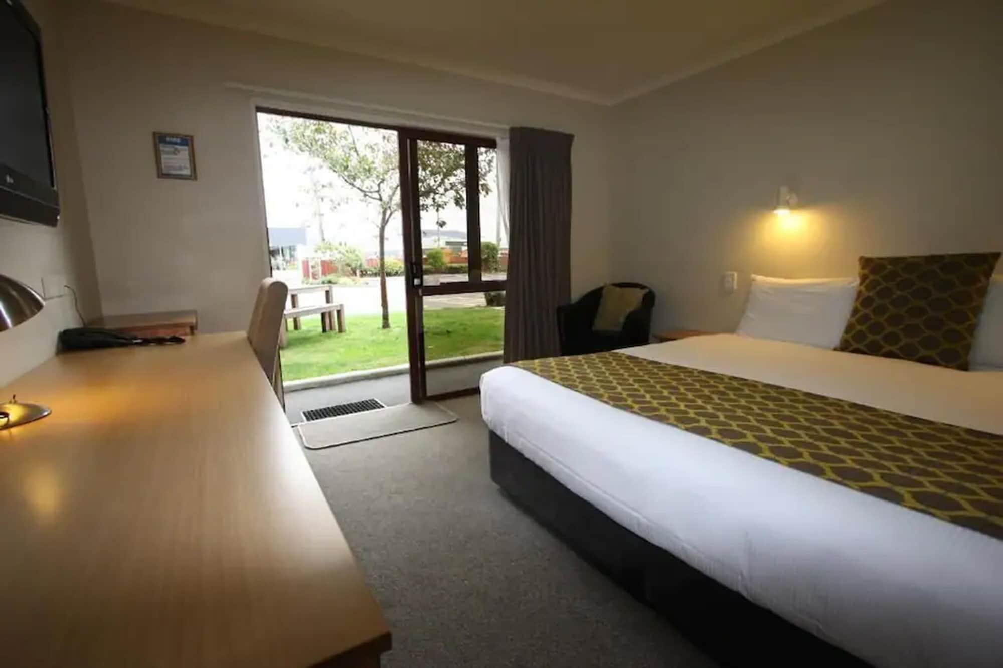 555 Motel Dunedin Extérieur photo