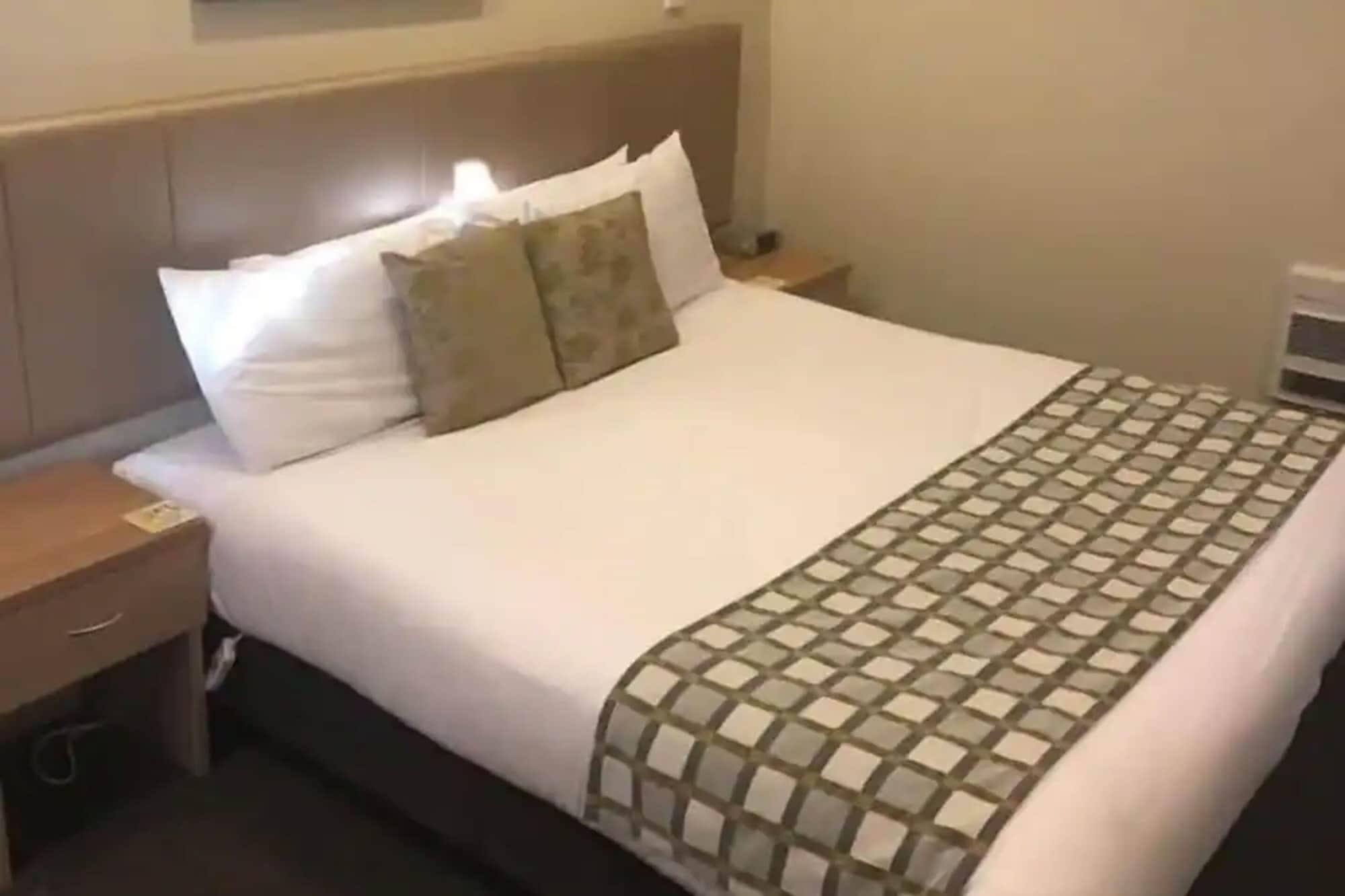 555 Motel Dunedin Extérieur photo