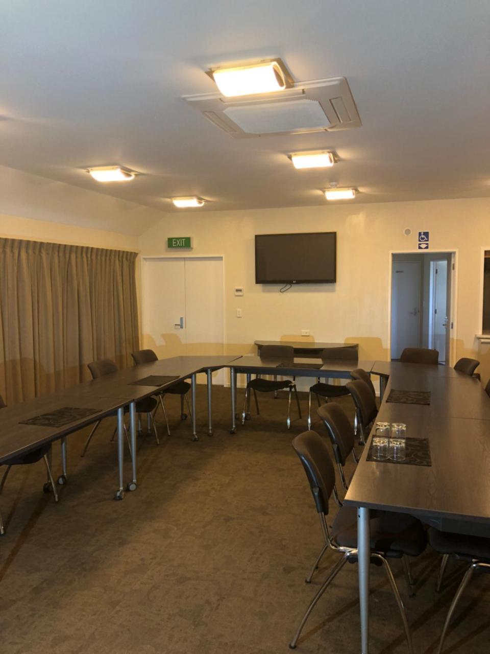 555 Motel Dunedin Extérieur photo